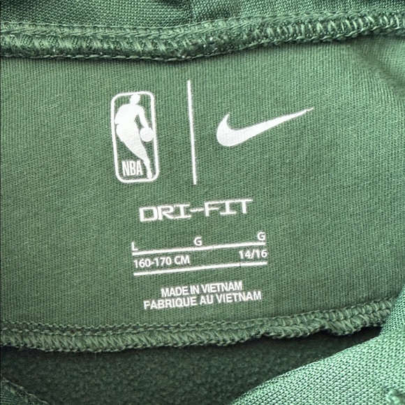 Big Boys Large 14/16 Nike Green Milwaukee Bucks Basketball Hoodie Sweatshirt Kid - Picture 6 of 9